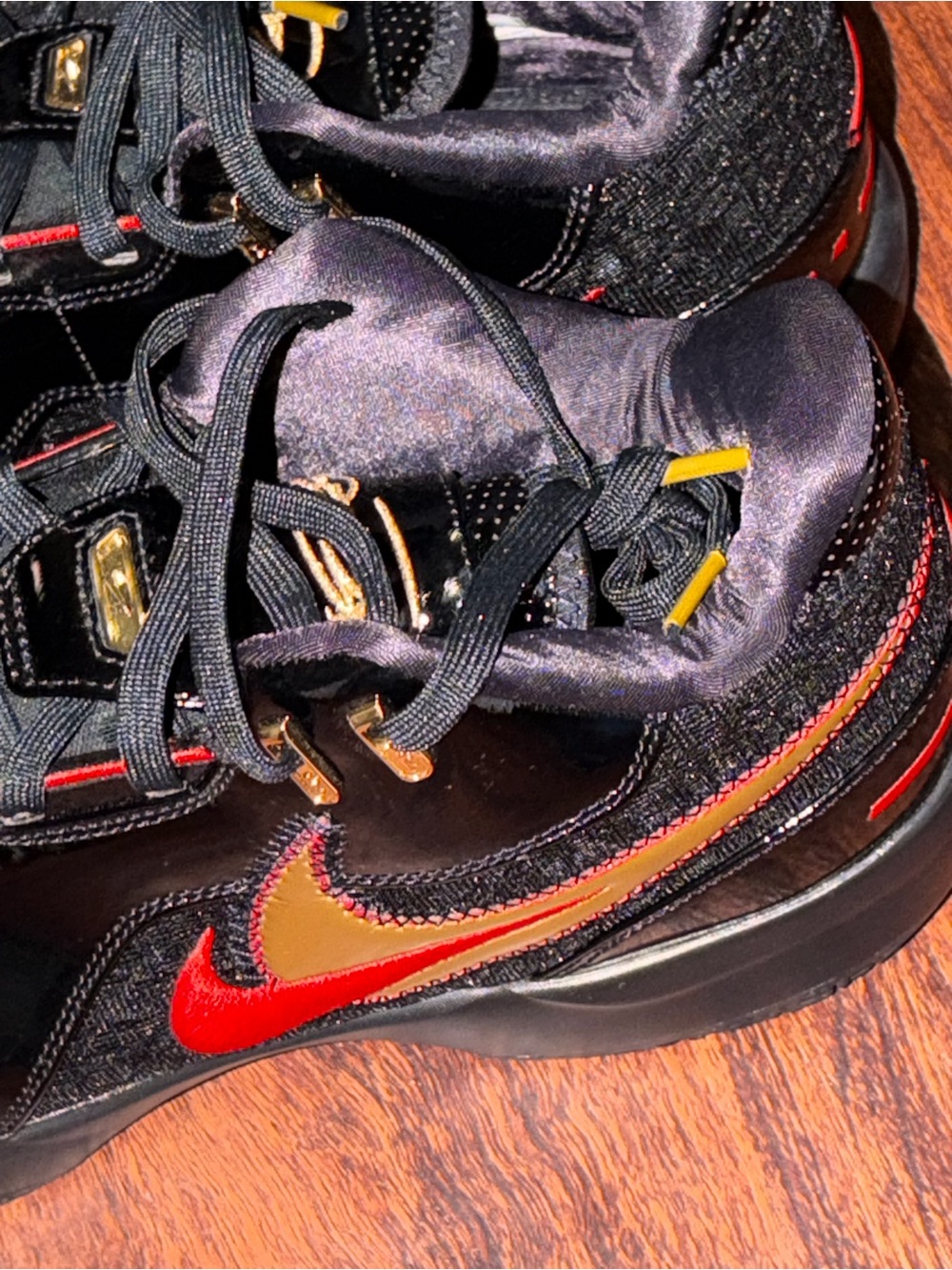 LeBron basketball shoes by Nike - Picture 4 of 13